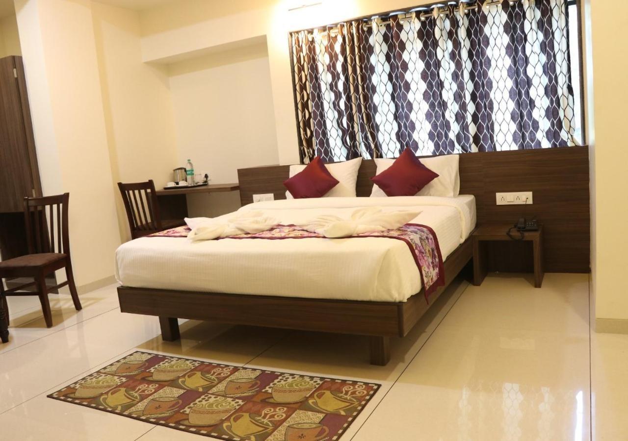 The Hotel Relax Kankavli Kankavali Екстериор снимка