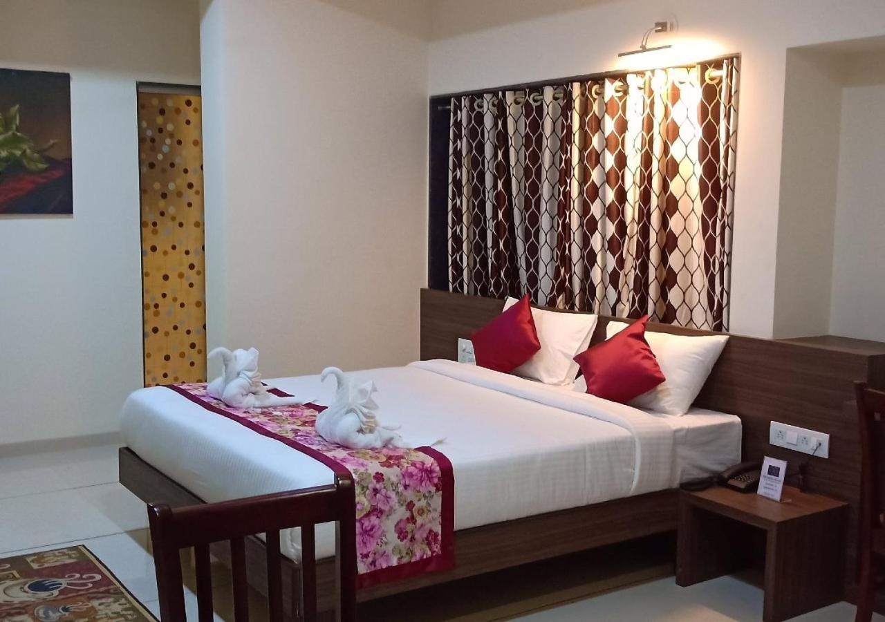 The Hotel Relax Kankavli Kankavali Екстериор снимка